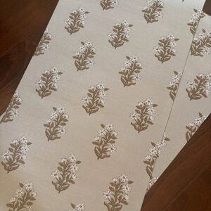 Chasing paper- Heritage Floral- Grey Merigold